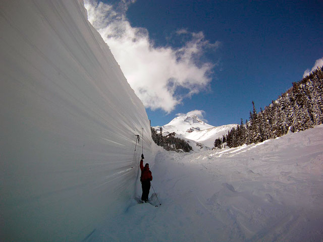 pw-25-foot-high-avalanche-wall-near-the-bottom-of-Jack